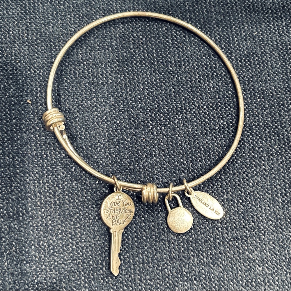 Extraordinary Life 925 Sterling Silver Expandable Bangle Love You To